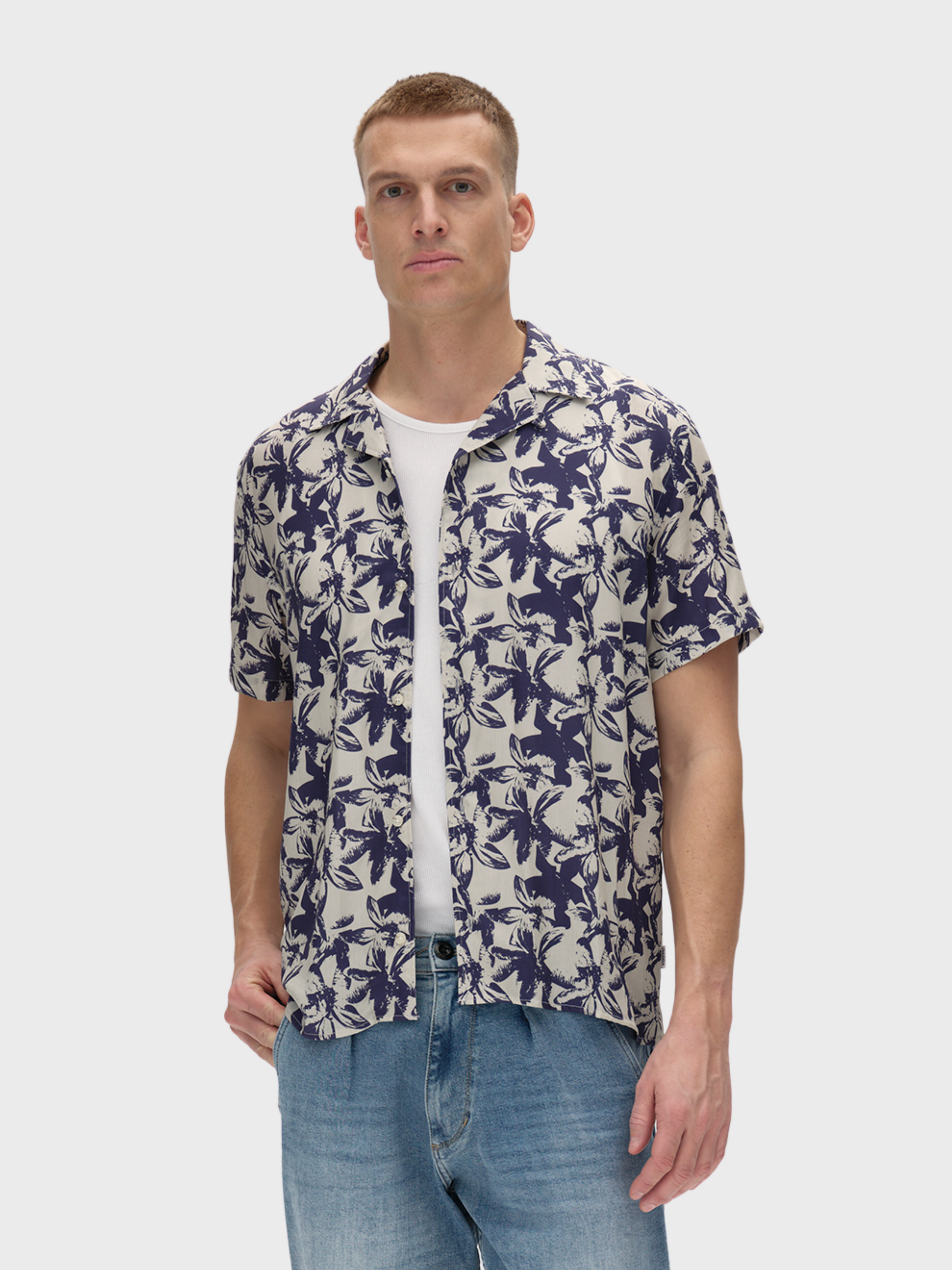 Gabba Tencel Pattern SS Shirt Black with Flowers-Men&#39;s Shirts-L-Howard-Surrey-Canada