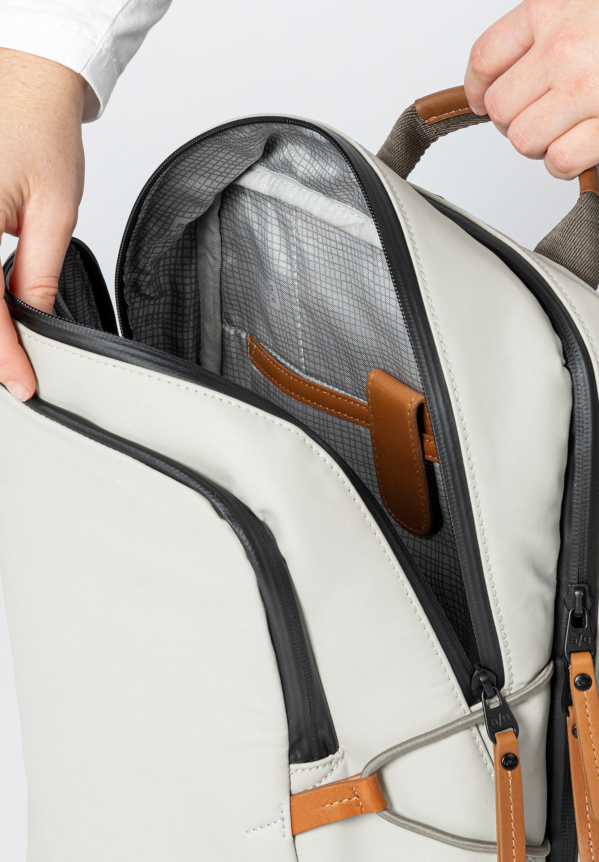 Aunts &amp; Uncles Kawaguchi – Dust-Men&#39;s Bags-Brooklyn-Vancouver-Yaletown-Canada