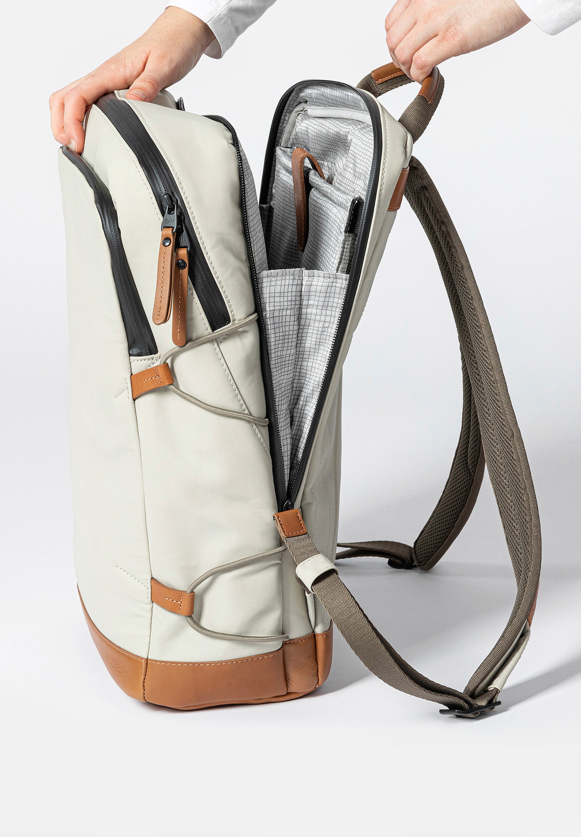 Aunts &amp; Uncles Kawaguchi – Dust-Men&#39;s Bags-Brooklyn-Vancouver-Yaletown-Canada